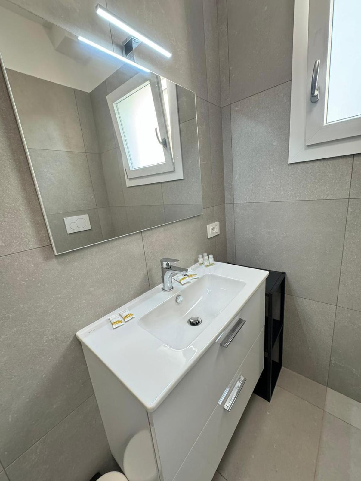 Suites Dreams Fiumicino Mare Exterior photo