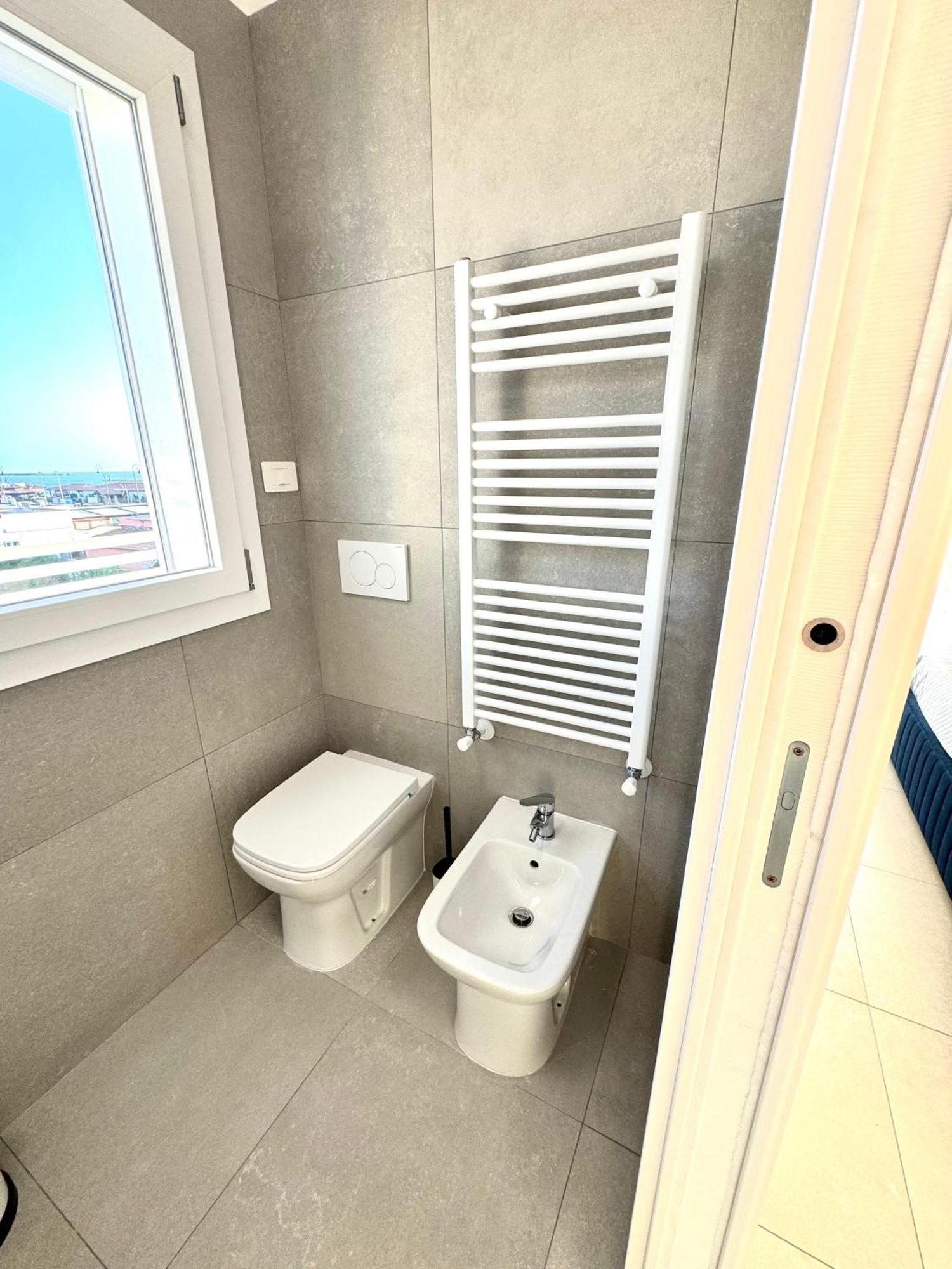 Suites Dreams Fiumicino Mare Exterior photo