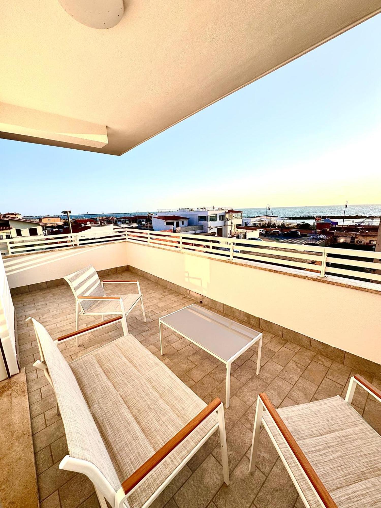 Suites Dreams Fiumicino Mare Exterior photo